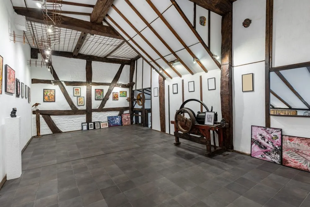 Galerie im Obergeschoss des Scheunenanbaus Immobilienangebot - Ulrichstein - Alle - Ulrichstein: Wohnhaus mit Scheunenanteil