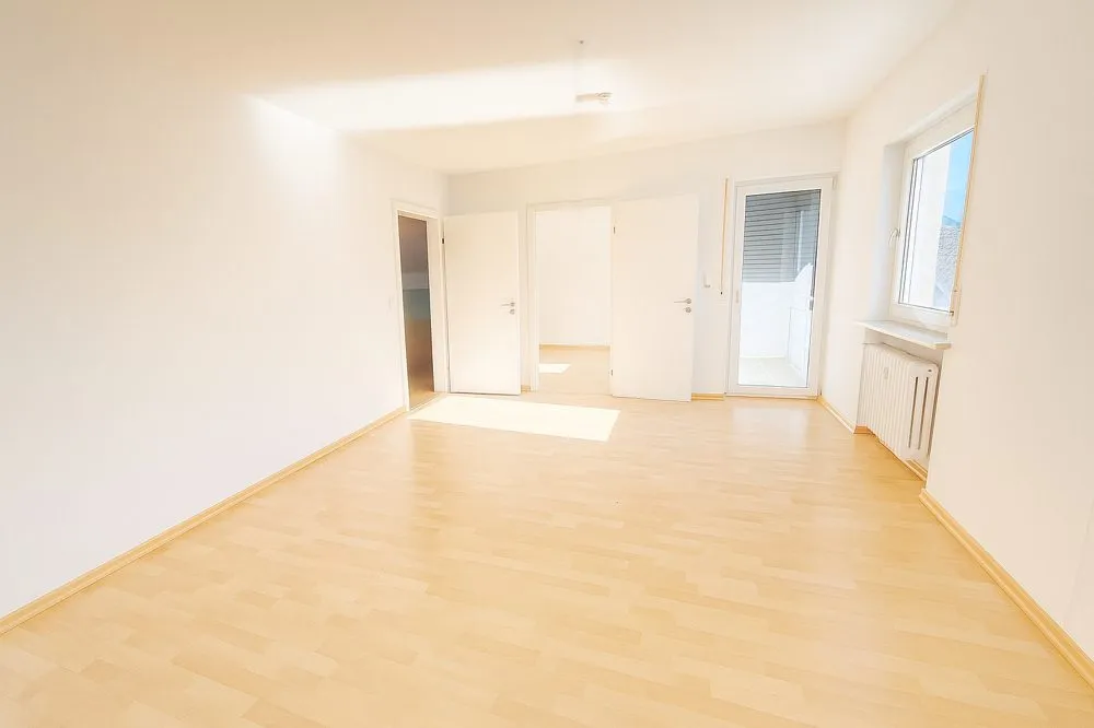 Immobilienangebot - Ismaning - Alle - Bezugsfreie 3 Zimmer DG Wohnung mit Südbalkon inkl. Stpl