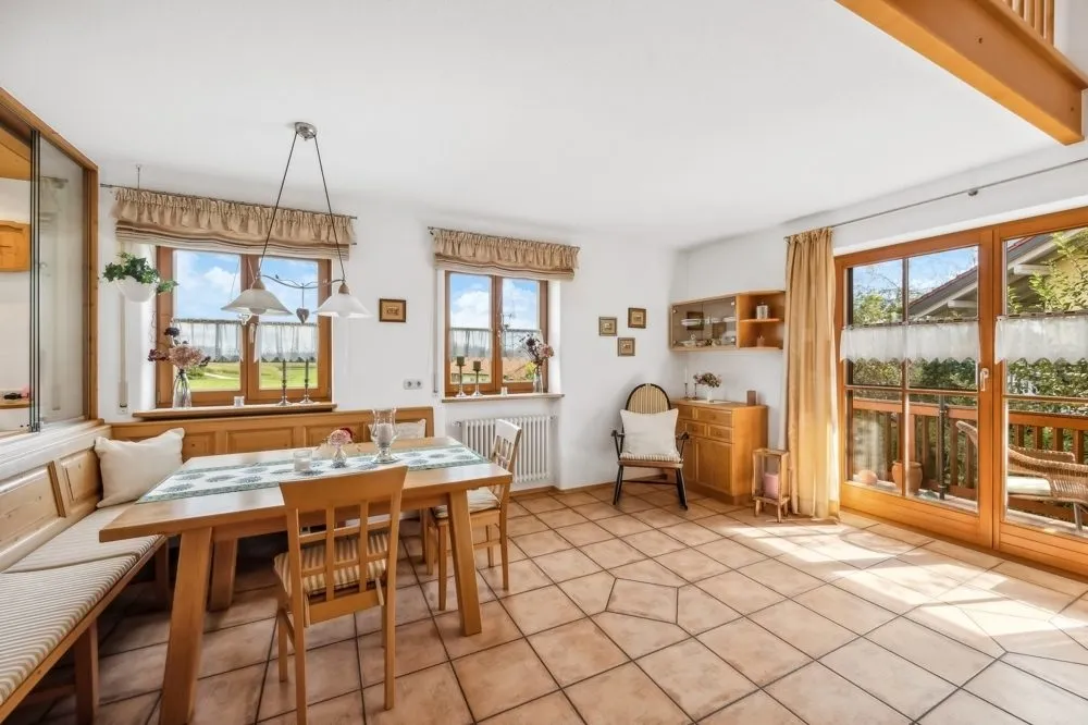 Immobilienangebot - Eggstätt / Meisham - Alle - Mehrfamilienhaus mit 4 Wohnungen und idyllischem Garten