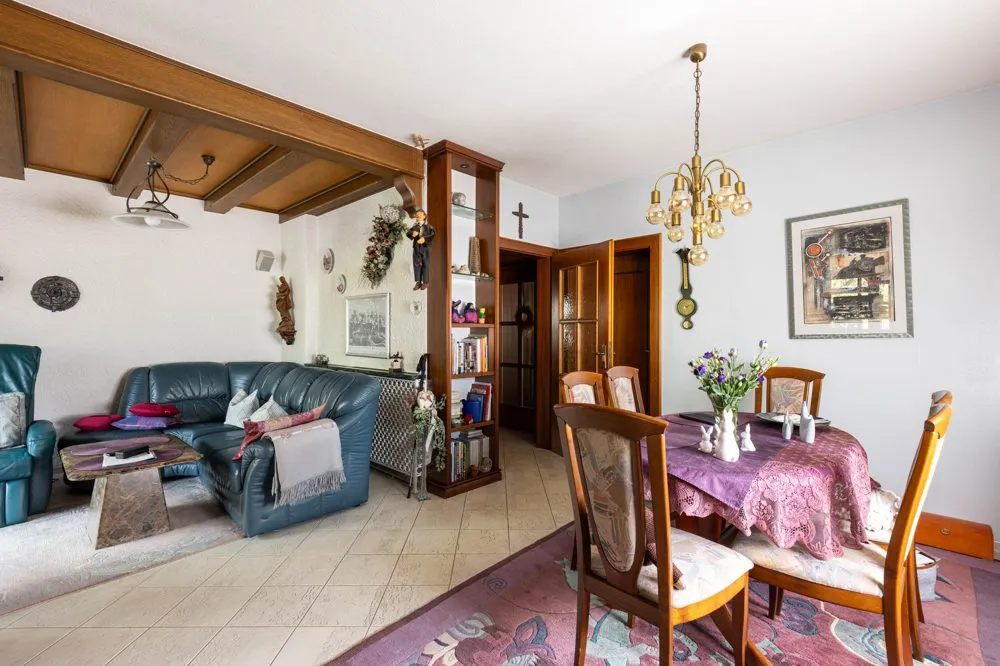 Essen/Wohnen EG Immobilienangebot - Frankfurt am Main / Sindlingen - Alle - MFH in ruhiger Lage Verkauf mit Teil Rückmietung