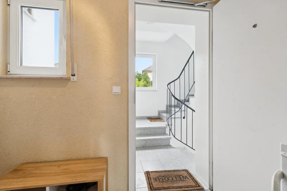 Immobilienangebot - Bürstadt - Alle - Haus im Haus - ETW über 3  Etagen