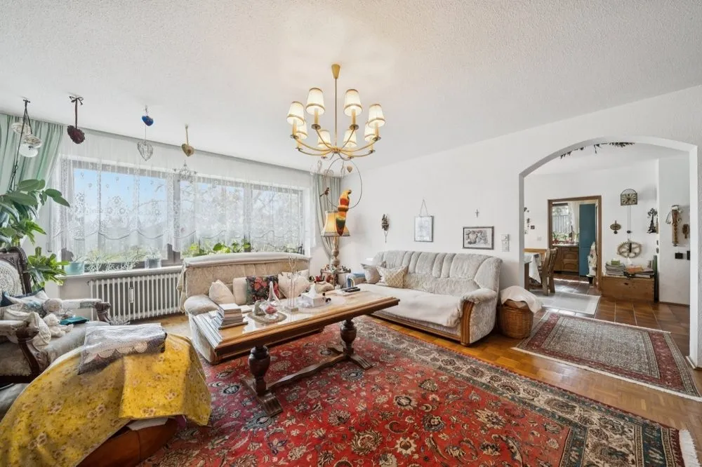 Wohnzimmer EG Immobilienangebot - Bruckberg - Alle - Großzügiges EFH auf traumhaftem Grundstück