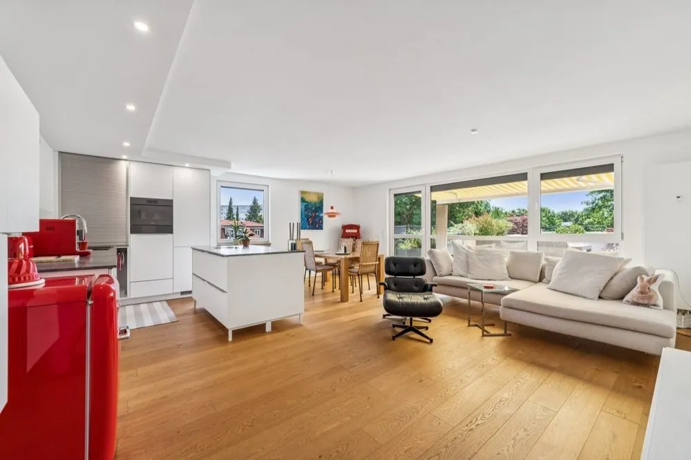 Wohn-Essbereich mit offener Küche Immobilienangebot - München / Pasing - Alle - Exklusive Penthouse-ETW * Große Dachterrasse * 10 Jahre RV